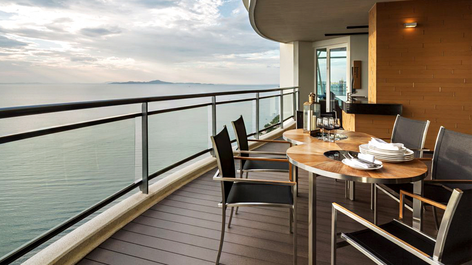 REFLECTION_Sky-Lounge.jpg